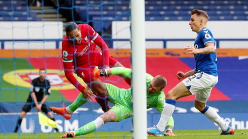 Van Dijk'ı sakatlayan Jordan Pickford ölüm tehditleri alıyor