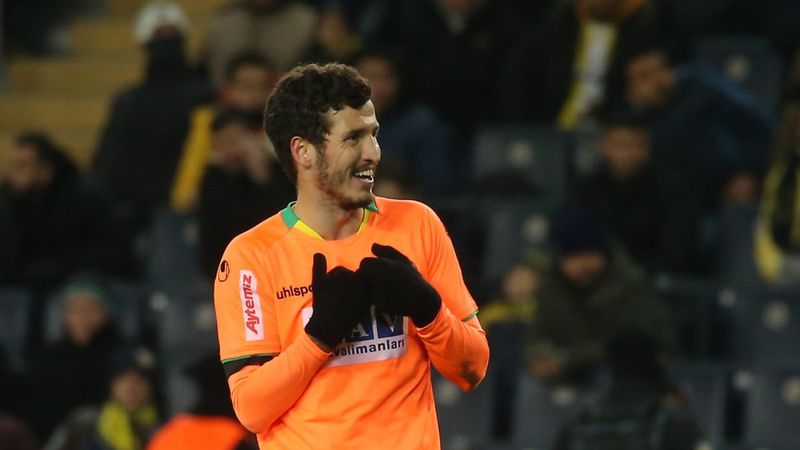 Sait Karafırtınalar: Salih Uçan Galatasaray ile anlaştı