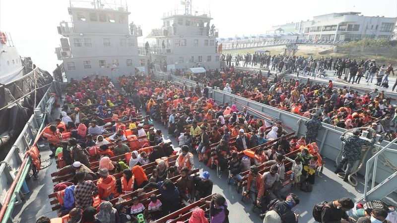 Bangladeş, tepkilere rağmen Arakanlı Müslümanları Bhasan Char Adası'na gönderiyor