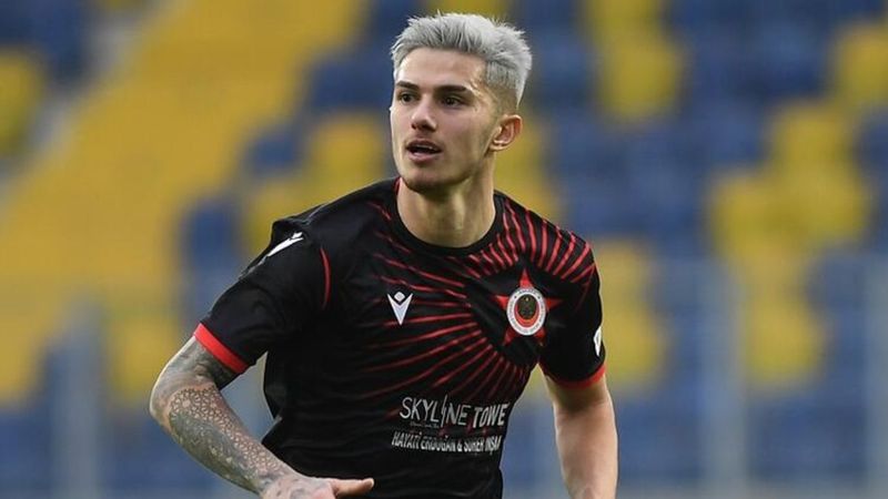 Trabzonspor, Berat Özdemir ile anlaştı