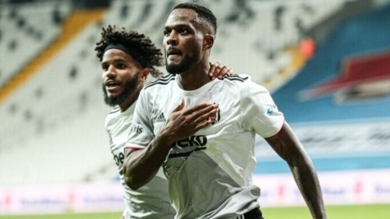 Beşiktaş'ta Cyle Larin tarihe geçti