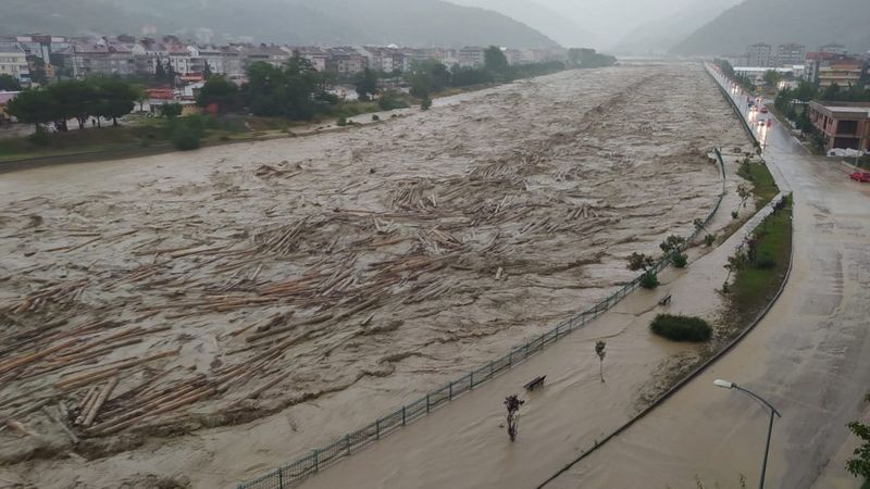 Türkiye, sellere rağmen son 60 yılın en düşük tarım yağışlarını gördü