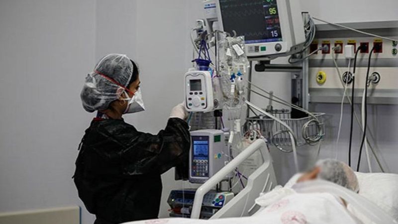 Prof. Dr. Şener: Vaka sayısı 60 binlere çıkarsa yeniden kapanma gelebilir