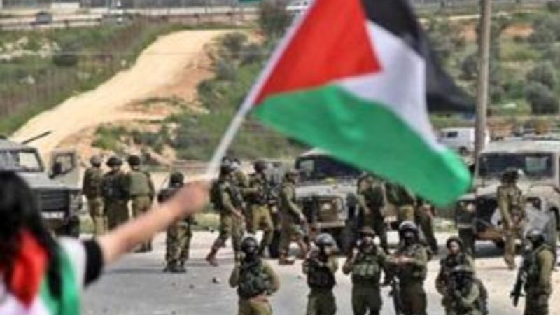 İsrail'den cami baskını: 3 yaralı