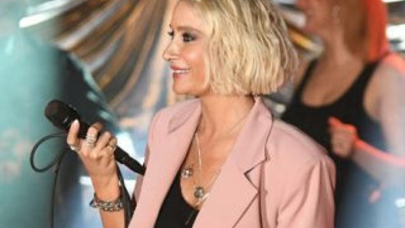 Sıla sırtına dövme yaptırdı