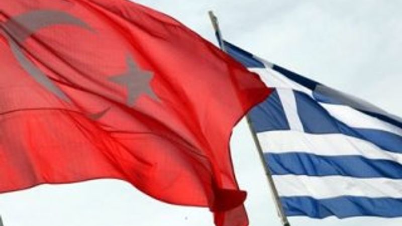 Yunan askerinin üniformasında Türk ordusuna hakaret peçi