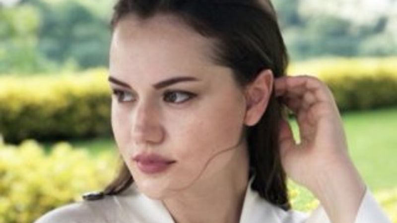 Fahriye Evcen, 4 aylık oğluna okul bakıyor