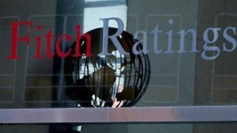 Fitch Türkiye'nin kredi notunu düşürdü