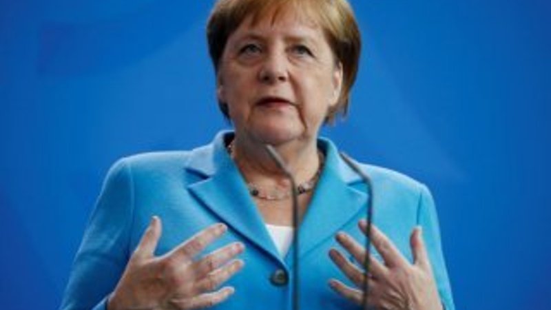 Merkel aşırı sağcıları öfkelendirdi