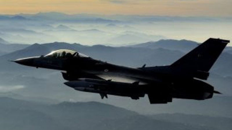 TSK Mahmur'da terör mevzilerini vurdu