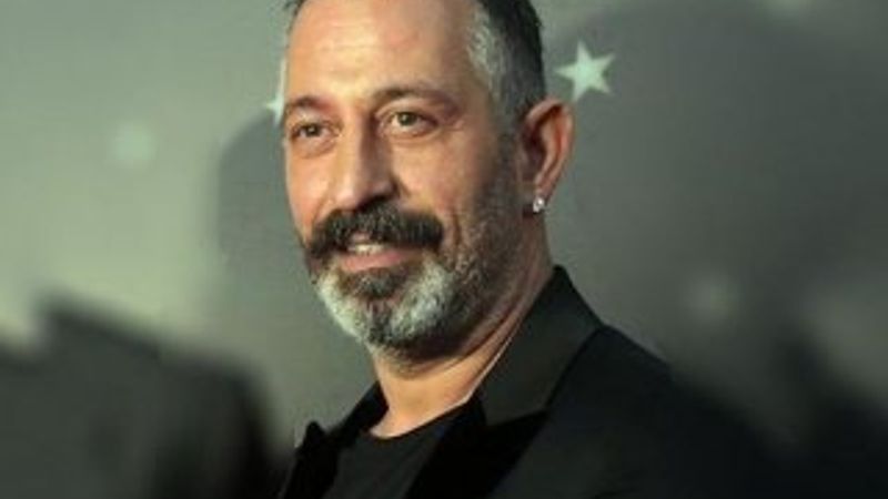 Cem Yılmaz, Mehmetçik Vakfı'na bağış yapacak