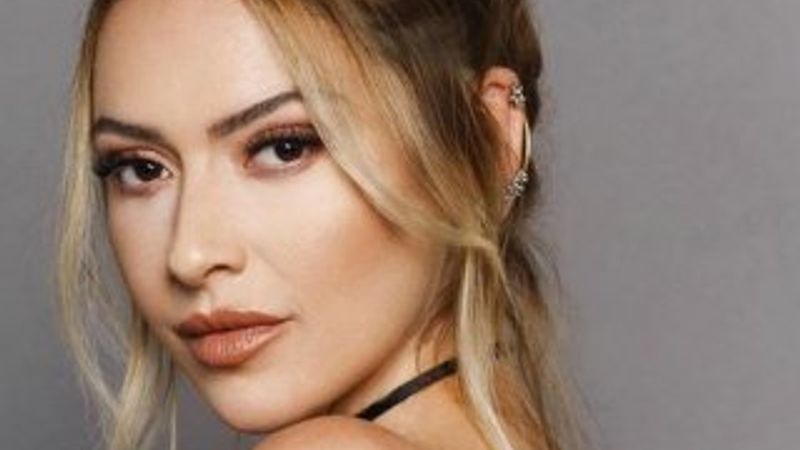 Hadise'den Erdoğan'a mülteci övgüsü