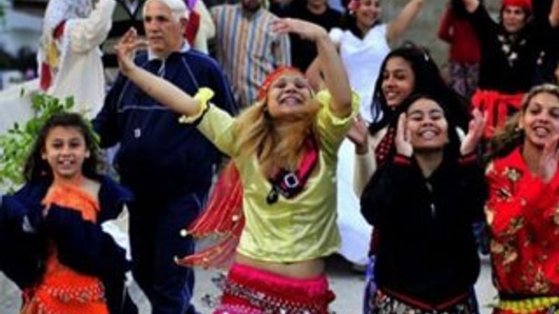 Cumhurbaşkanı Erdoğan'dan Romanlar için yeni açılım