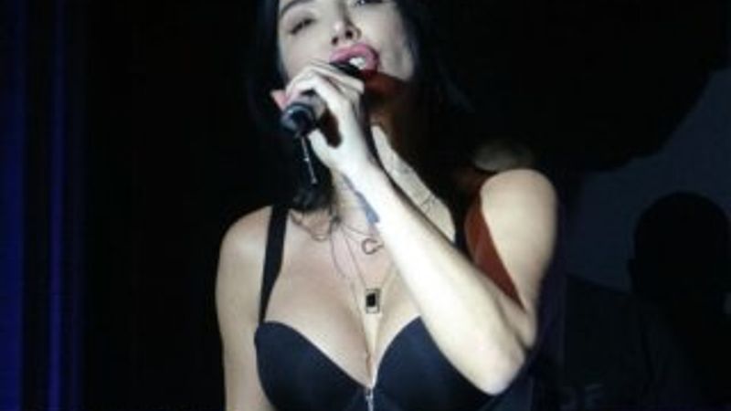 Hande Yener: Evlenmek zor