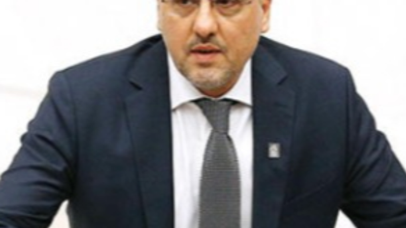 Ahmet Şık, HDP'den istifa etti