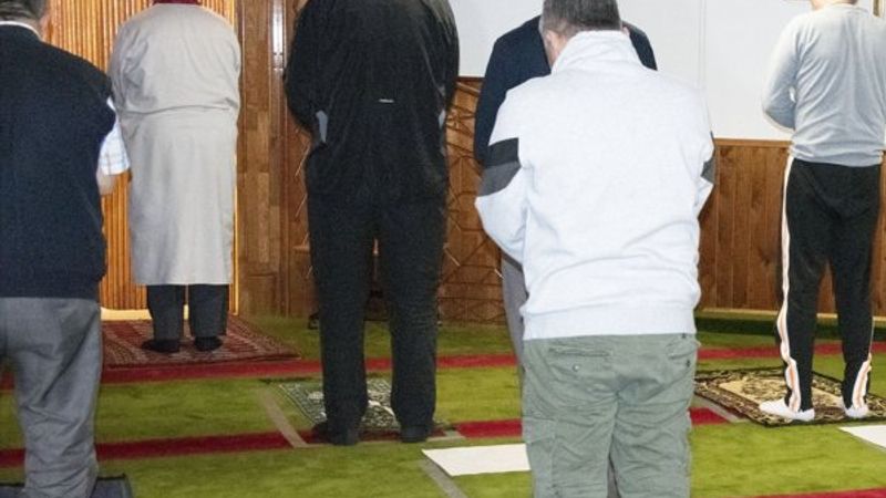 Danimarka’da camiler yeniden ibadete açıldı