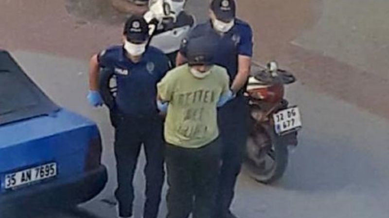 Annesiyle babasını öldüren şahıs gözaltına alındı