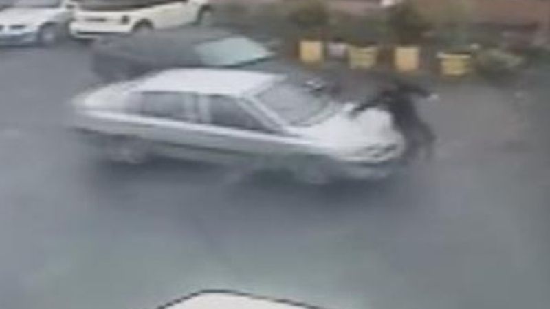 Bostancı'da arkadaşının üzerine sürdüğü aracı durduramadı