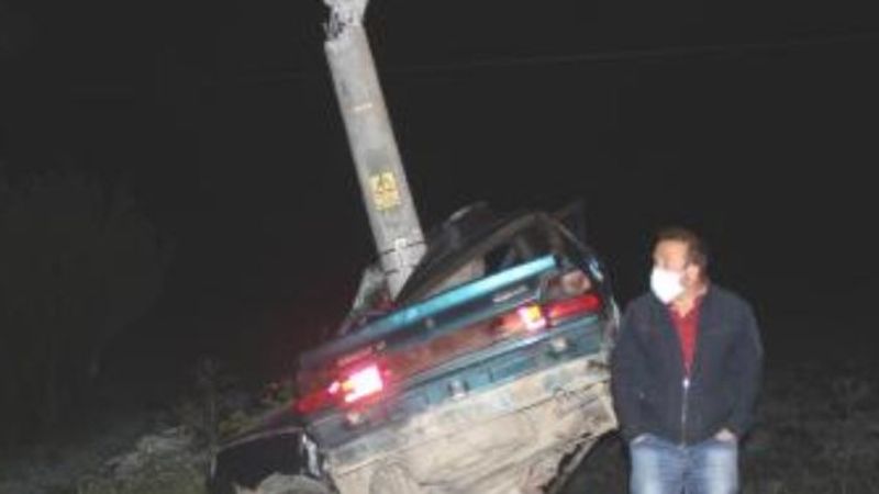 Kütahya'da otomobil, aydınlatma direğine çarptı: 1 ölü