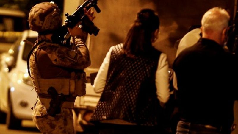 Antalya'da bir kişi evin odasına kendisini kilitledi