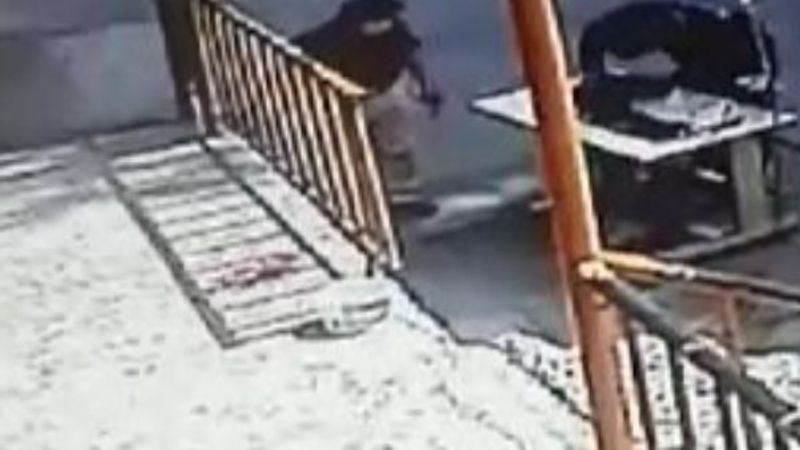 Sultangazi'de işçinin kafasına kanca düştü