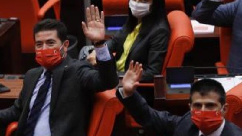 HDP, CHP'nin Atatürk imzalı maskesini kabul etmedi