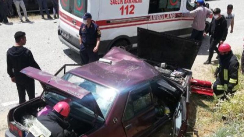 Denizli'de iki araç çarpıştı: 5 yaralı