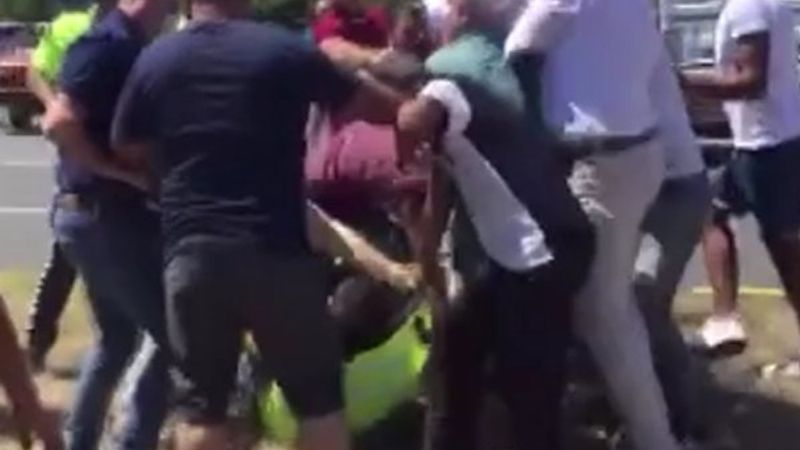 Muğla'da ehliyetsiz sürücü ve yakınları polise saldırdı