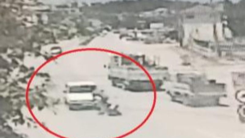 Bursa'da otomobille çarpışan motosikletli yaralandı