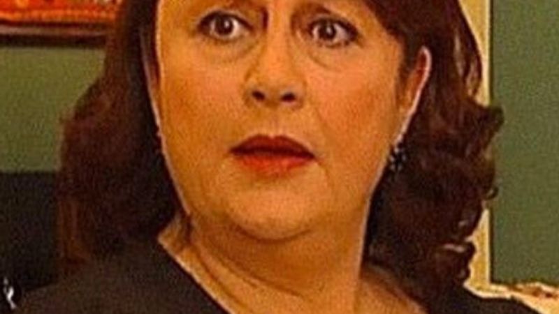 Ayşegül Atik vefat etti