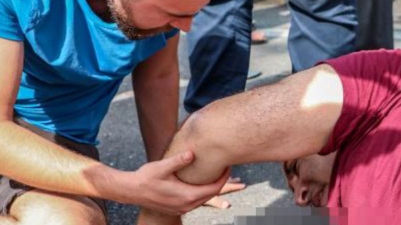 Antalya'da kaza yapan babasının başından ayrılmadı