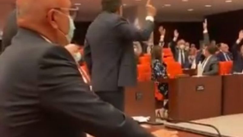 Mahmut Tanal'ın amaçsız eylemi