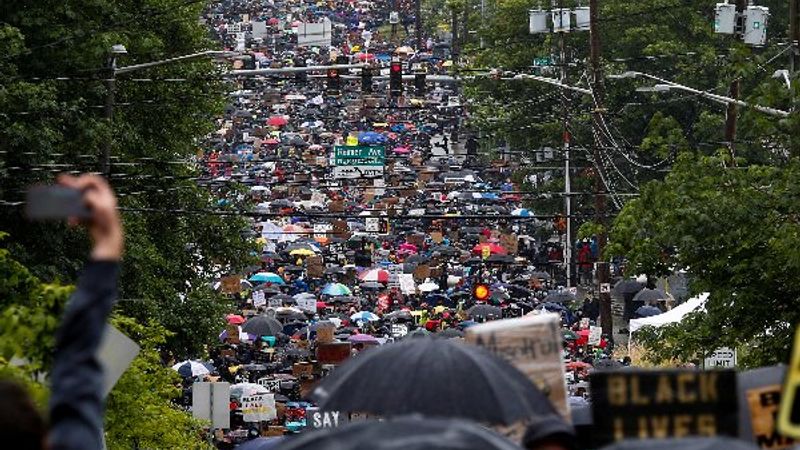 Washington'da ırkçılık karşıtı sessiz protesto