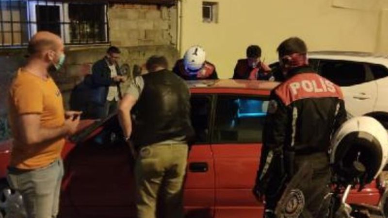 Bursa'da 'dur' ihtarına uymayan sürücü 3 araca çarptı