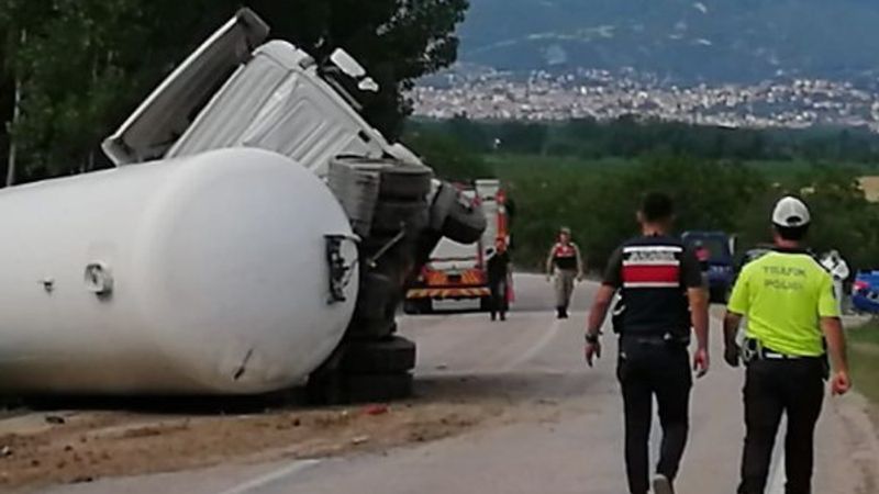 Tokat'ta LPG yüklü tır ile minibüs çarpıştı: 6 yaralı