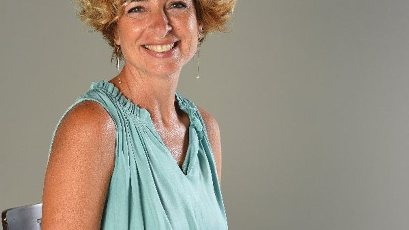 Defne Ongun ile Çılgın Sörfçüler serisini konuştuk