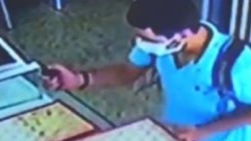 Kartal'da kuyumcudan yüzük çalan hırsız yakalandı