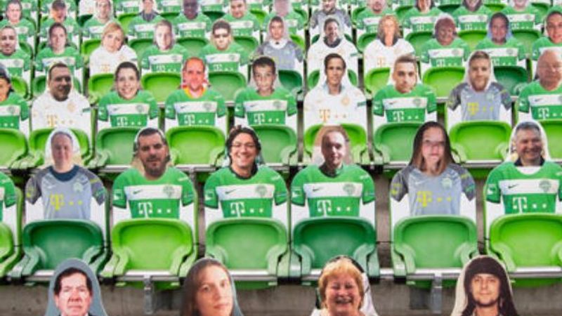 Macaristan, maçlarda sosyal mesafeyi kaldırdı