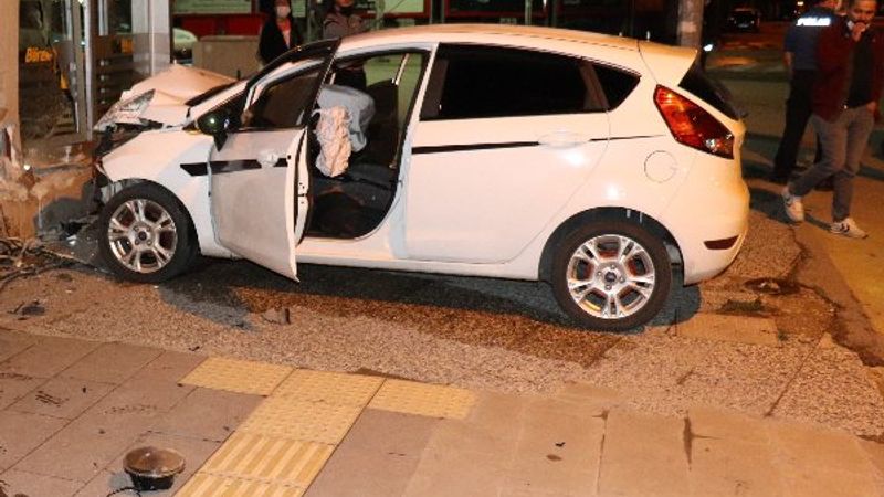 Karaman'da iki araç çarpıştı: 2 yaralı