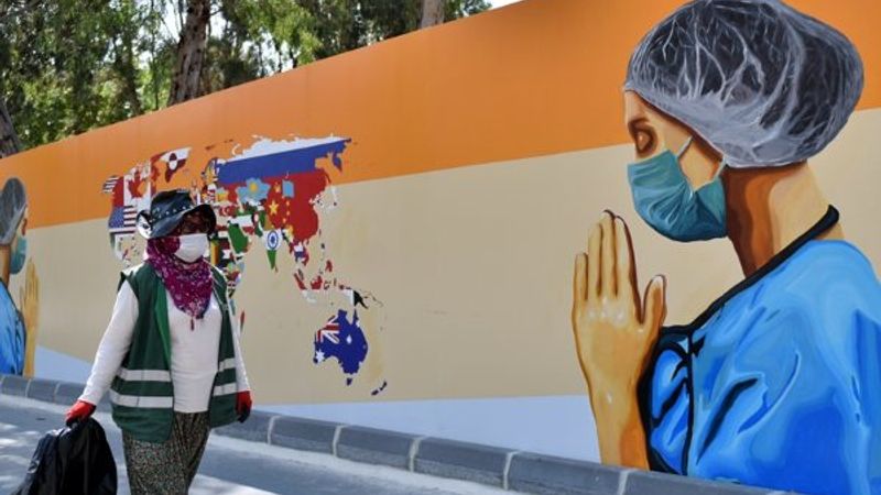 Mersin duvarlarında sağlık çalışanlarını yansıtan grafiti