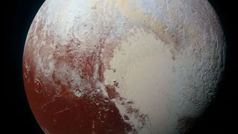 Buzla kaplı Plüton'un altında okyanus gizleniyor olabilir