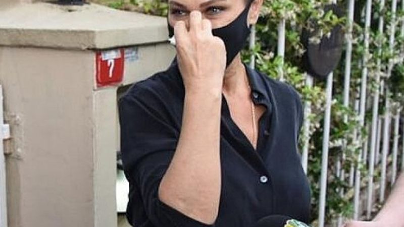 Hülya Avşar peçe açıklamasıyla ilgili özür dilemedi