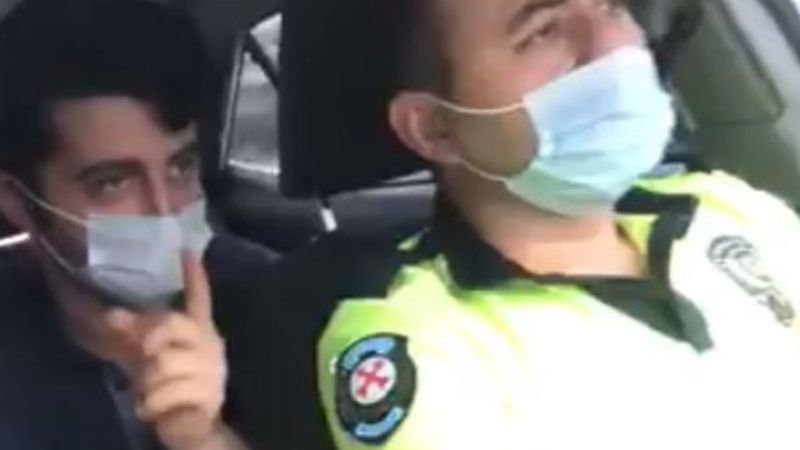 Trabzon'da polisler geç kalan öğrenciyi sınava yetiştirdi