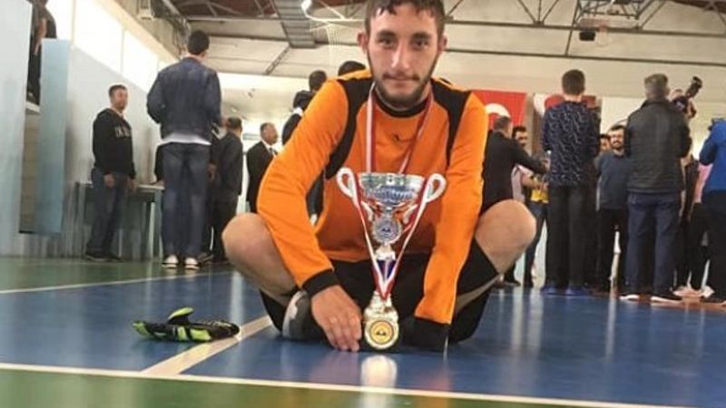 Kayseri'de yaşamaz dedikleri bebek 23 yaşına geldi