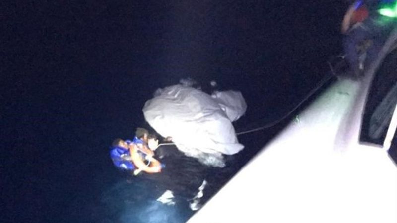 Ayvalık'ta sığınmacıları taşıyan bot battı