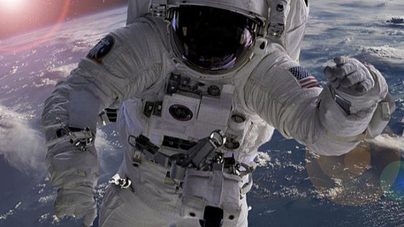 Rusya, turistlere uzay yürüyüşü yaptıracak