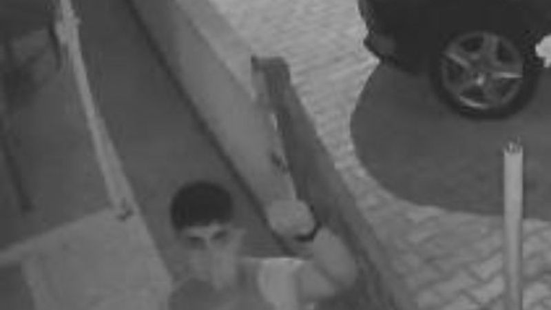 Büyükçekmece'de pişkin hırsız kameralara yakalandı