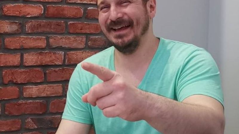 Serdar Gökalp'in papatya şakası