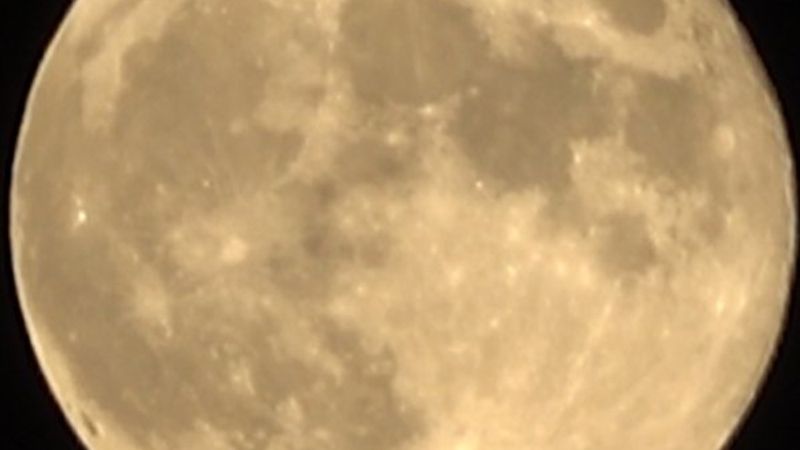 Elazığ'daki dolunay görenleri büyüledi