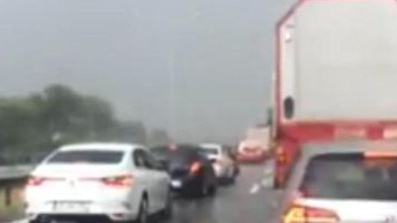 Bolu'da yağan dolu TEM'de ulaşımı aksattı